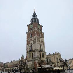 Nur der Turm ist vom Rathaus über