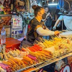 Einer von gefühlt Millionen Streetfood-Ständen auf dem Trottoir
