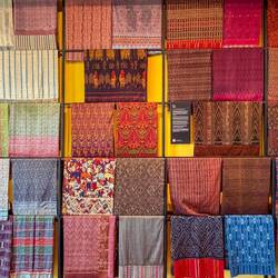 Herrliche Textilkunst, welche hier käuflich erworben werden kann