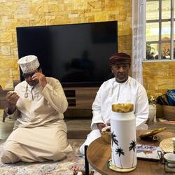 Jomaa mit unserem Fahrer Saif