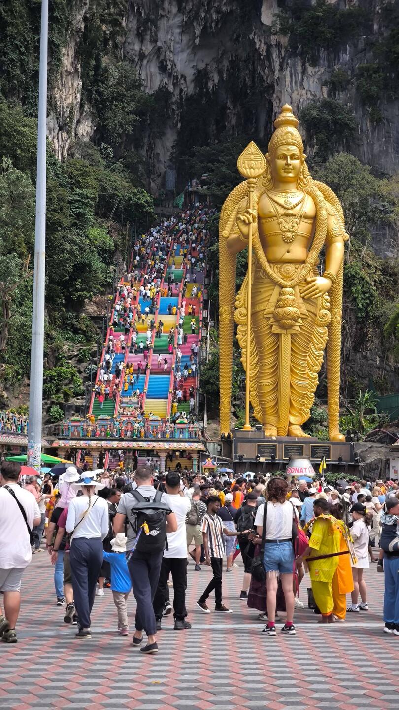 Murugan und die Treppe in die Höhle