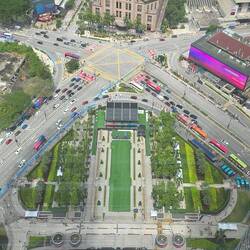 Blick zwischen den Türmen