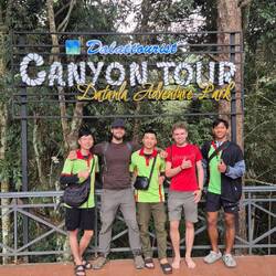 Fin - Steven - Viet - Peter - Sing