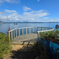 Spur trail viewing platform
