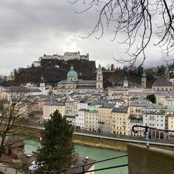 Altstadt mit Festung Hohensalzbach