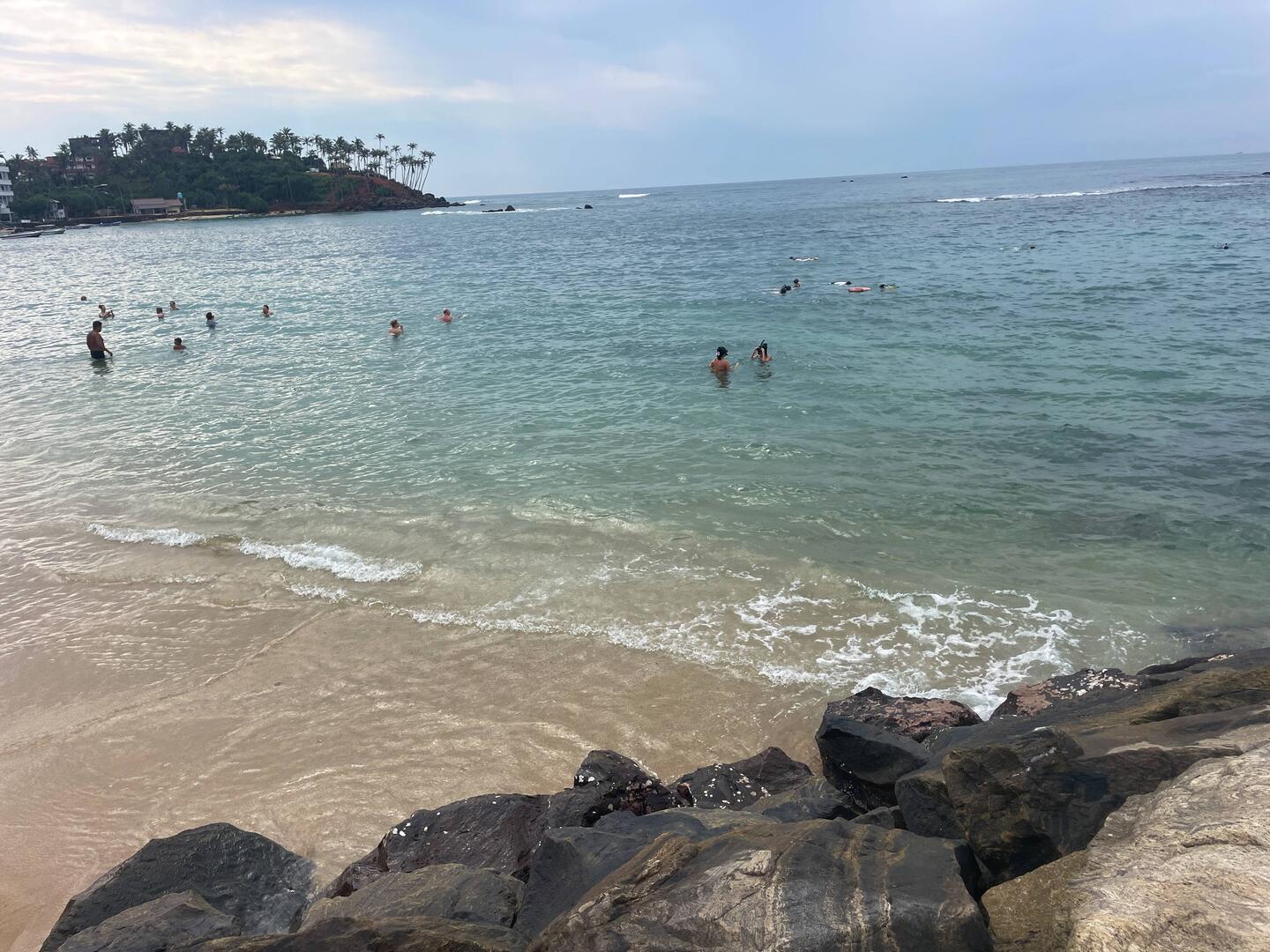 Lots of novice snorkel ears chasing turtles