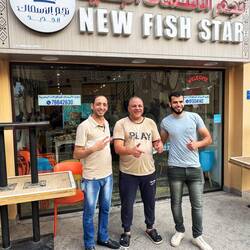 Aymen (M.) und Team
