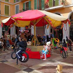 Karussell mit Muskelkraft