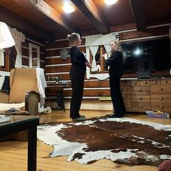 Olivia spielt für uns Querflöte