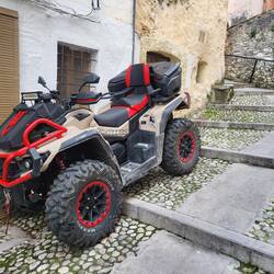 Hier kann man nur mit solchen Fahrzeugen bis vor die Haustür fahren.