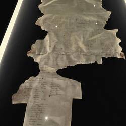 Traité de Waitangi (en māori : Te Tiriti o Waitangi), le document fondateur de la Nouvelle-Zélande