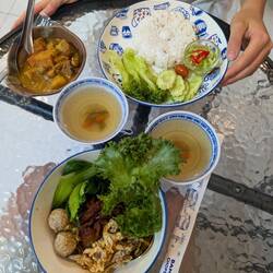 Trang- Essen in unserem Lieblings-Café 😋