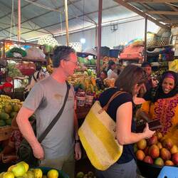 Immernoch auf dem Markt - fotografiere ist nicht immer erwünscht - unsere Lokals haben das geklärt