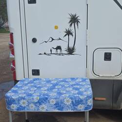 Unser Tisch jetzt mit Hutze😀.