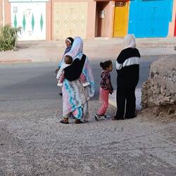 Kinderlein immer auf dem Rücken