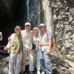 Wasserfall mit uns vieren