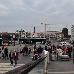 Ankunft am großen Busbahnhof