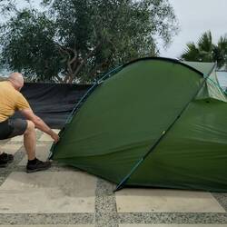Zelt trocknen in der Picknick Area.