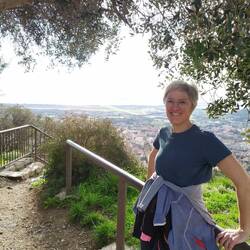 Un vêtement en moins à chaque nouveau rayon de soleil.