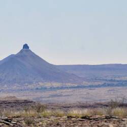 hmmm, ein Vulkan in Afrika ??? wohl kaum