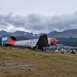 1st plane to fly to Antartica