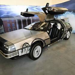 Ein DeLorean aus "Zurück in die Zukunft"
