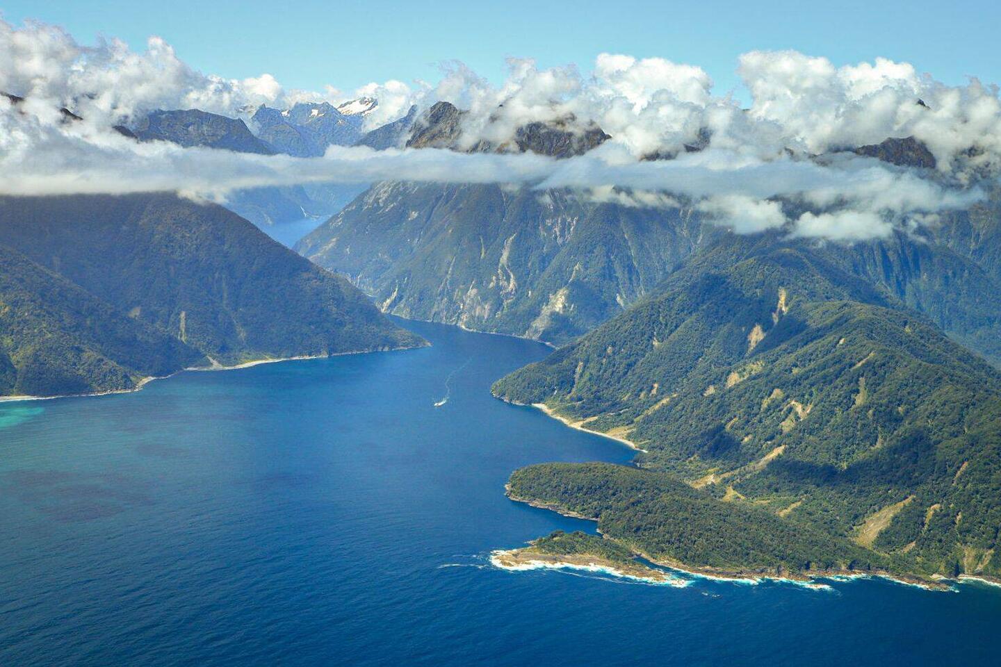 Der Blick auf dem Milford Sound aus der Luft