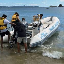 Hahei Explorer - the next group boarding