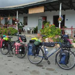 Im Café bei der alten Frau