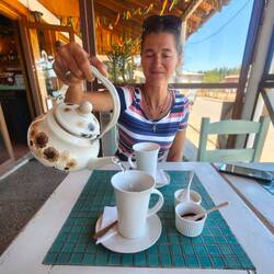 Kaffee in Putú... vielerorts gibt es in Chile schlichten Krümelkaffee und heißes Wasser 🙄