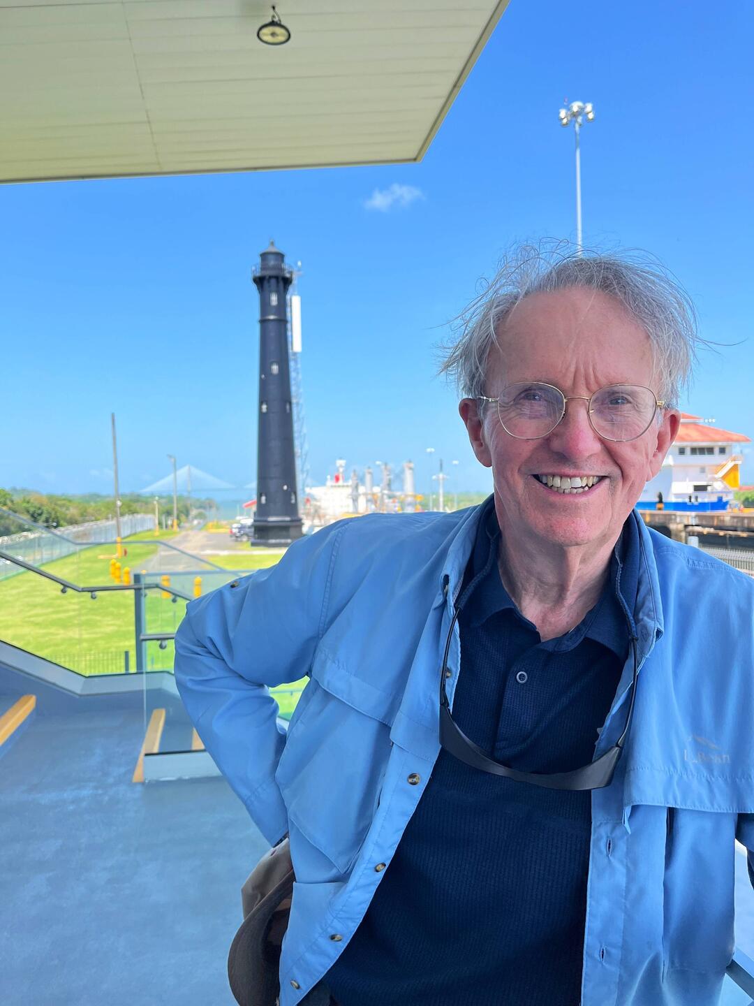 First time I've seen black lighthouse. It may be obsolete because there was a range finder with a l