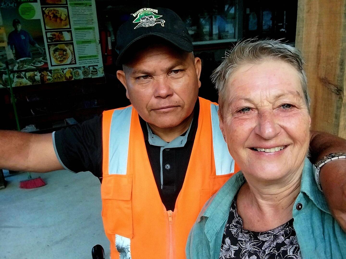 Abschiedsfoto mit Wachmann