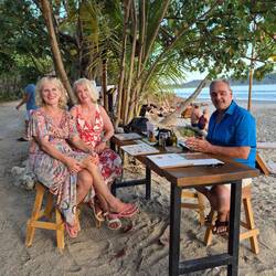 ,Happy people' waiting for ,Happy Hour'