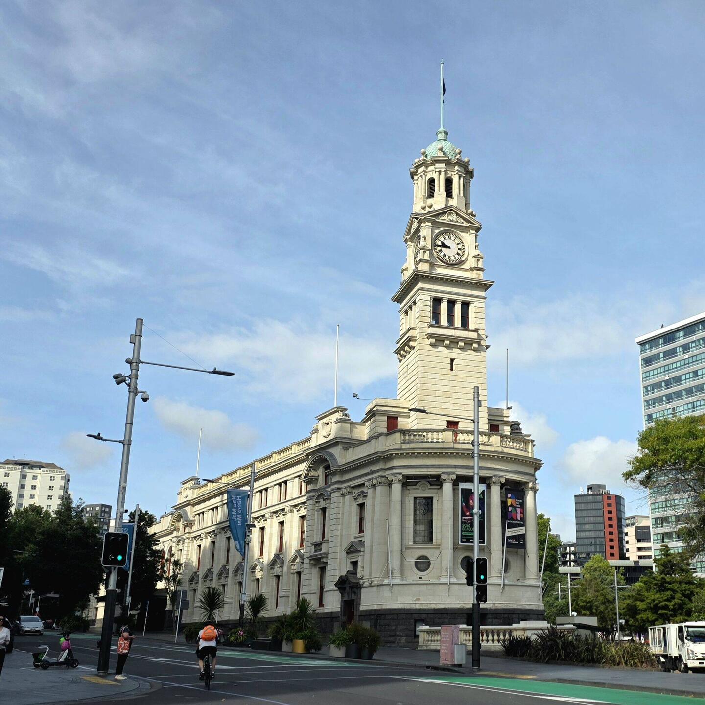 Hôtel de Ville  (Auckland Town Hall)