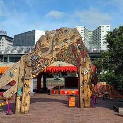 Waharoa, une porte d'entrée traditionnelle à l'entrée de l'Aotea Square