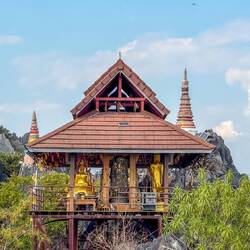 Blick auf den Tempel vom Platz der vorigen Pagode aus