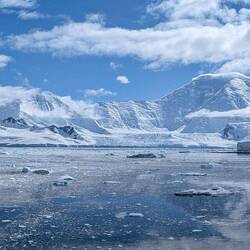 The full view of Paradise Bay if you can rotate your phone