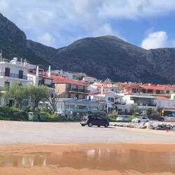 ..wir checken wo wir morgen🅿️🚐können.Essen zu Mittag und machen eine kleine Siesta😇