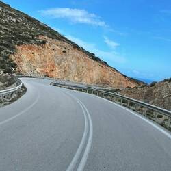..wir queren den zweiten Zipfel Lakoniens über eine tolle Bergstrecke..👌🏻🚐