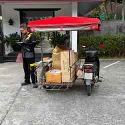 DHL Lieferdienst 🤣