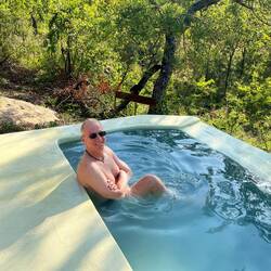 Der Pool dient nur zum abkühlen - schwimmen wir schwierig 🏊