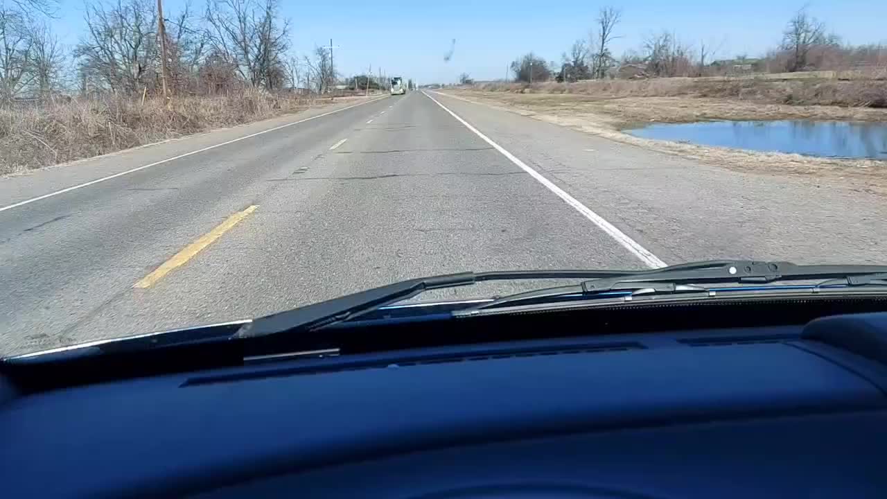 Man kann die Einschläge förmlich hören.