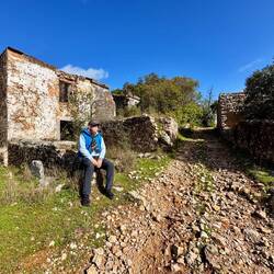 Ausruhen bei den alten Ruinen