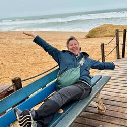 Gischt macht schöne Haut am Strand von Galé