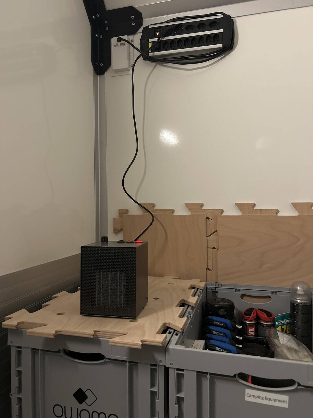 Der Kleine heizt uns richtig ein.