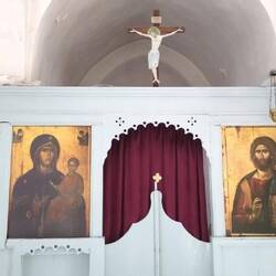 In der kleinen Kirche.