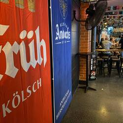 Selbst hier gibt es deutsches Bier,... allerdings unbezahlbar 🫣
