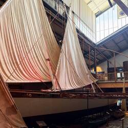 Large ocean-going double-ended outrigger