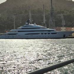 Der Kronprinz läßt sein "Beiboot" aufpolieren 😉