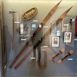 Im ersten Weltkrieg wurden die Skier erfunden, um sich schnell über Schnee fortbewegen zu können